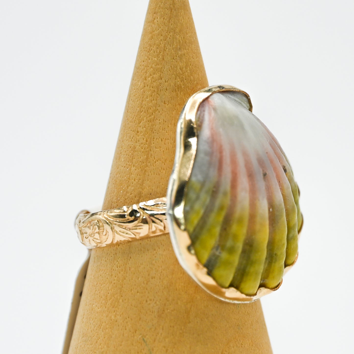 Gold fill xl Hawaiian moonrise shell size 7.5