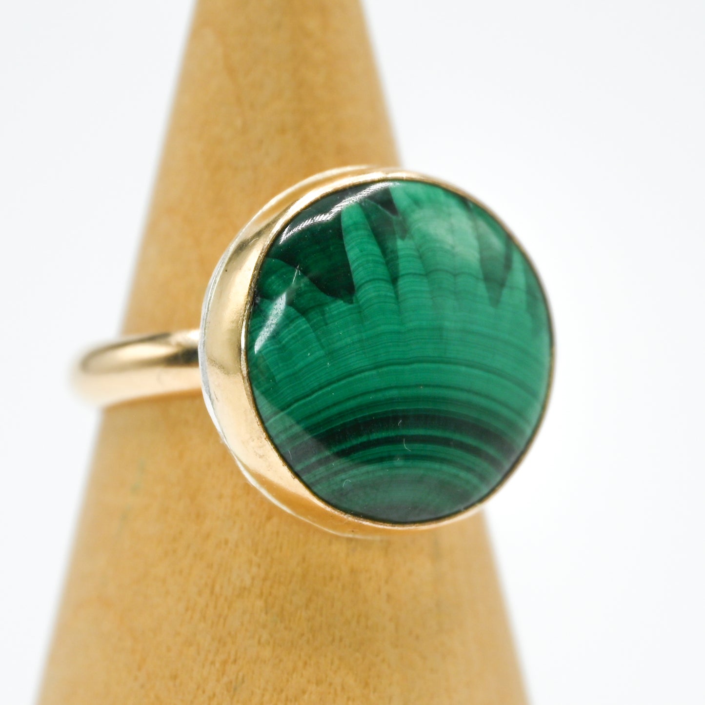 Gold fill xl round malachite size 8