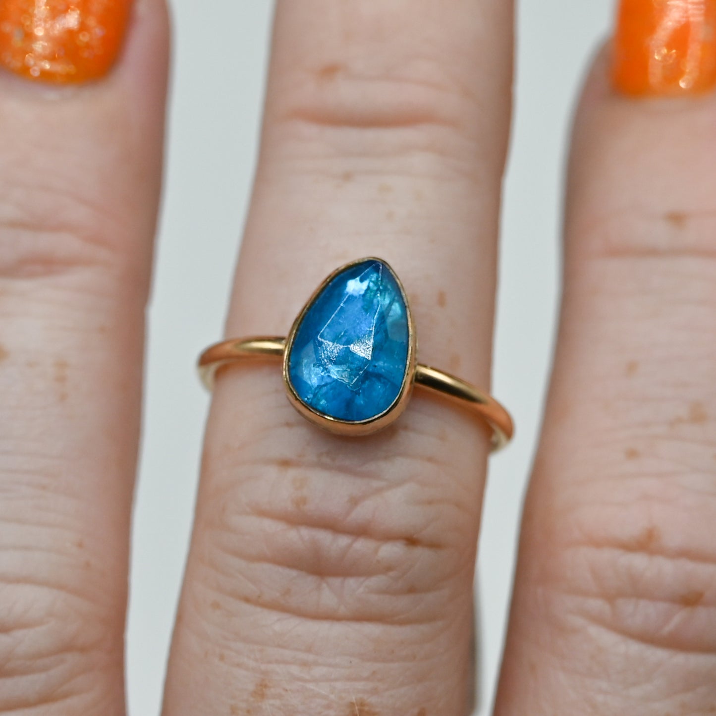 Gold fill rose cut neon blue apatite size 7