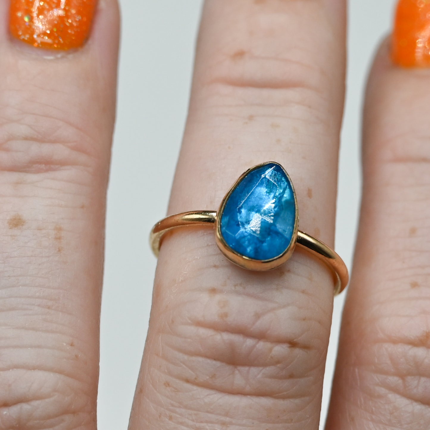 Gold fill rose cut neon blue apatite size 7