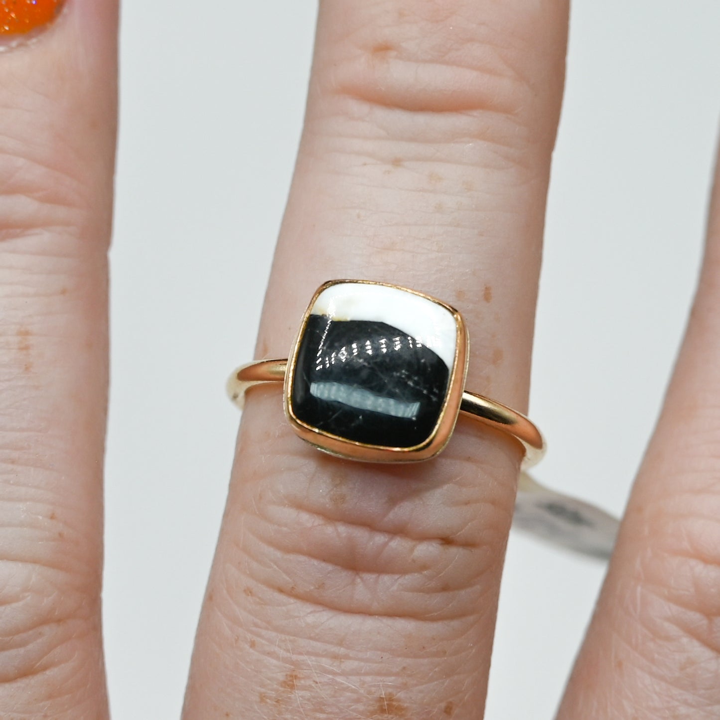 Gold fill white buffalo size 7