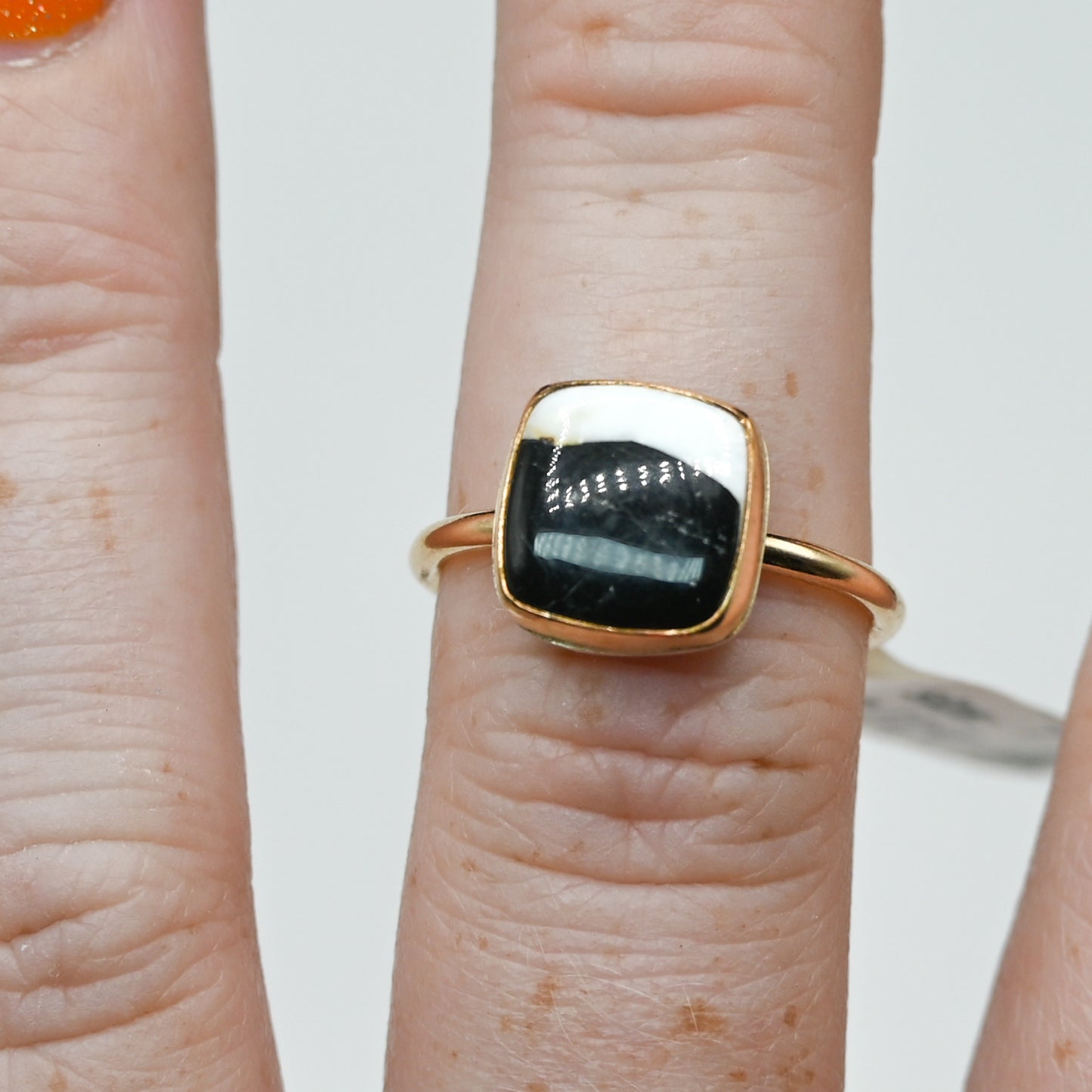 Gold fill white buffalo size 7