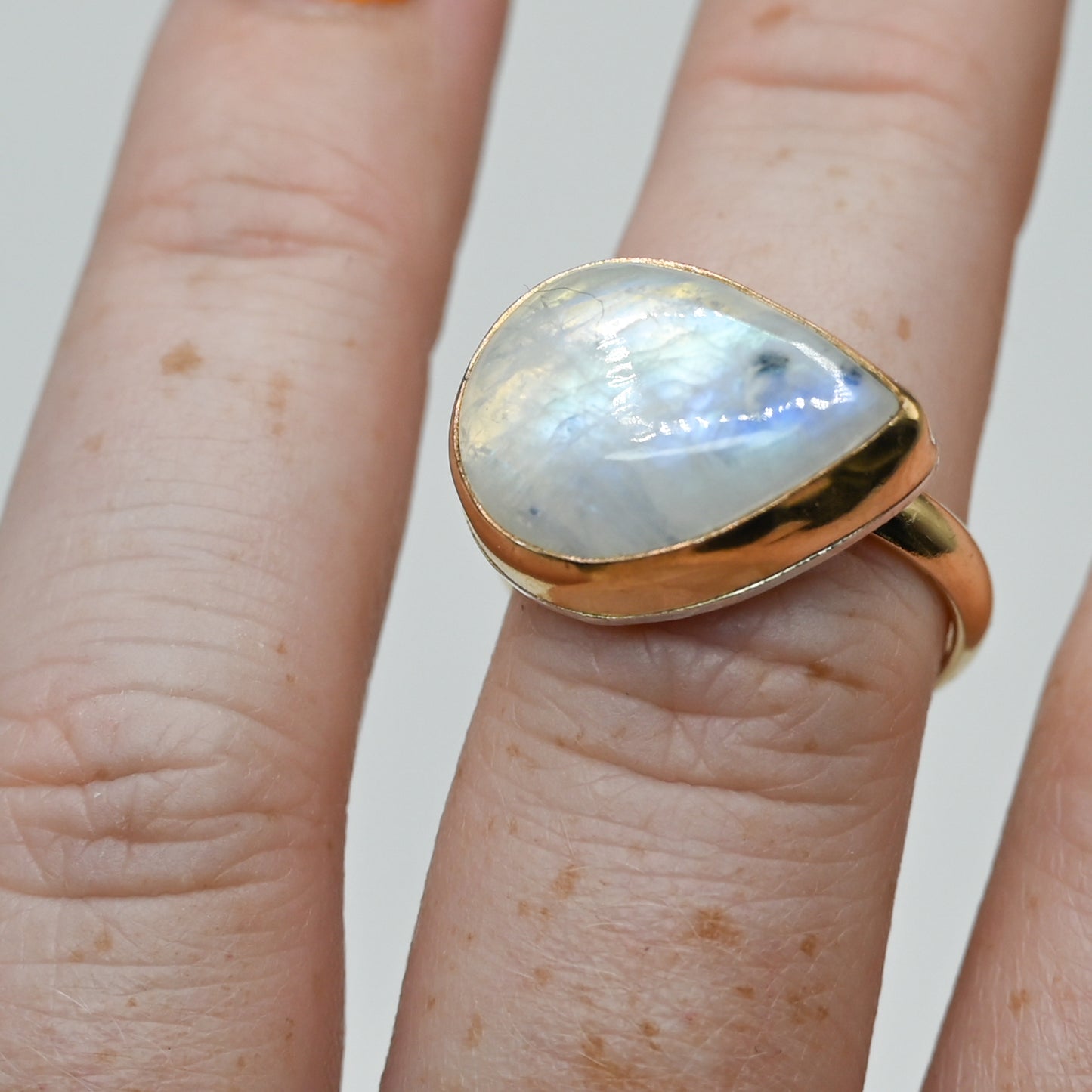 Gold fill xxl pear horizontal moonstone size 7