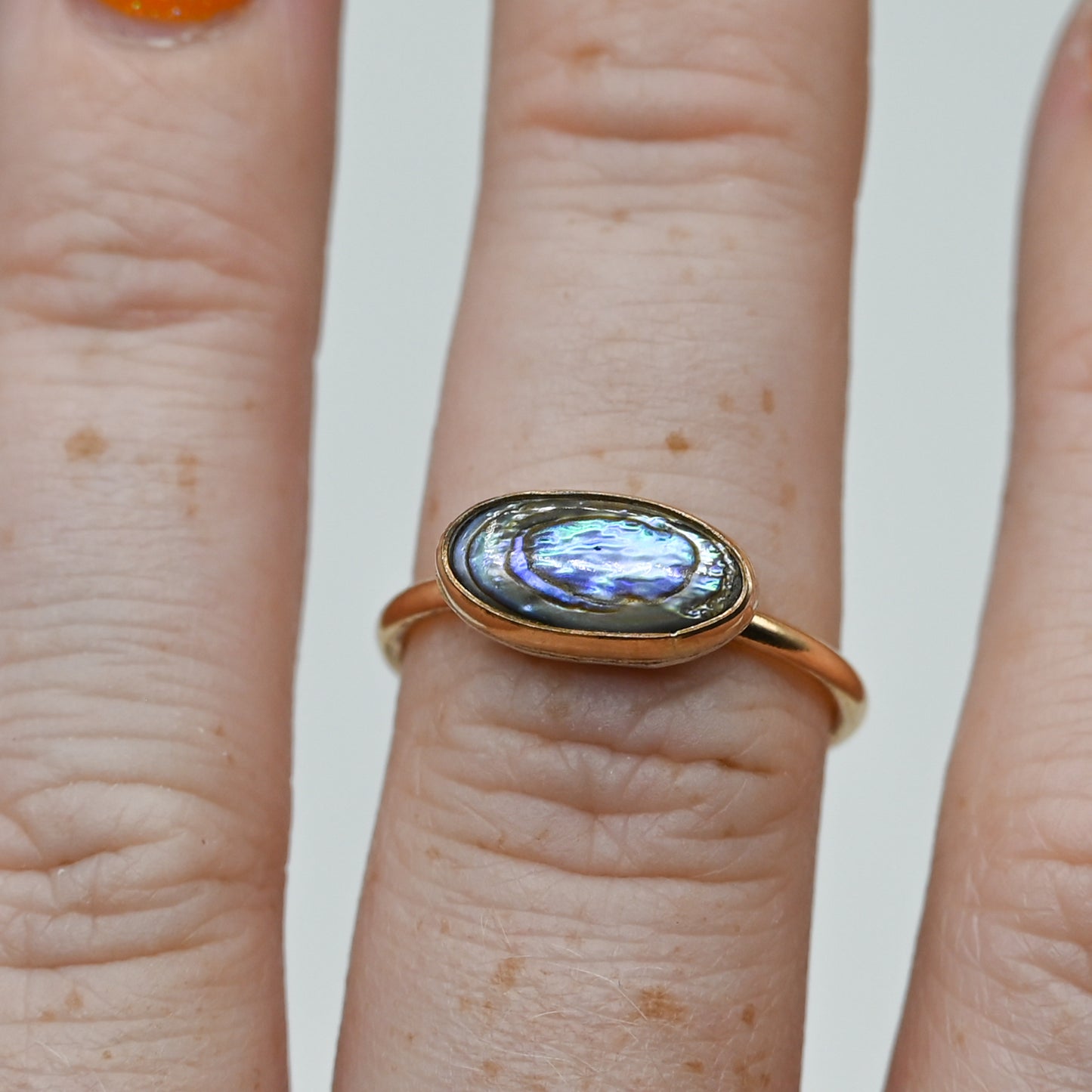 Gold fill oval abalone horizontal size 7