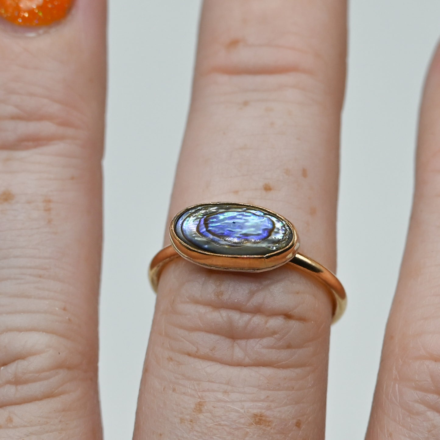 Gold fill oval abalone horizontal size 7