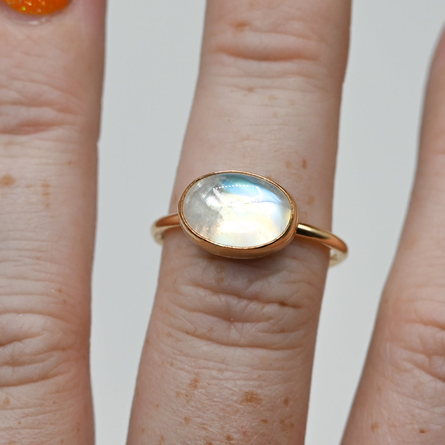 Gold fill oval horizontal moonstone size 8