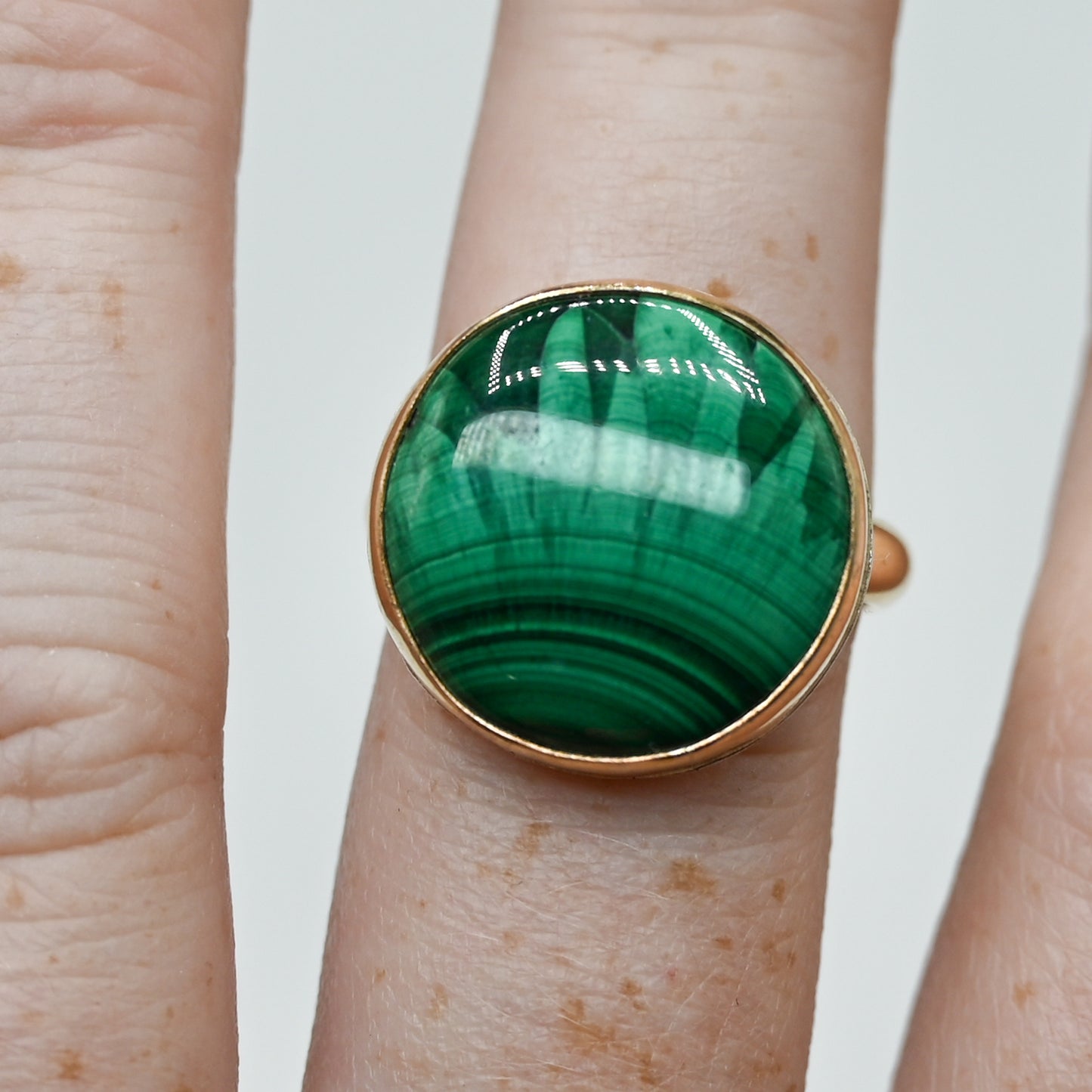 Gold fill xl round malachite size 8