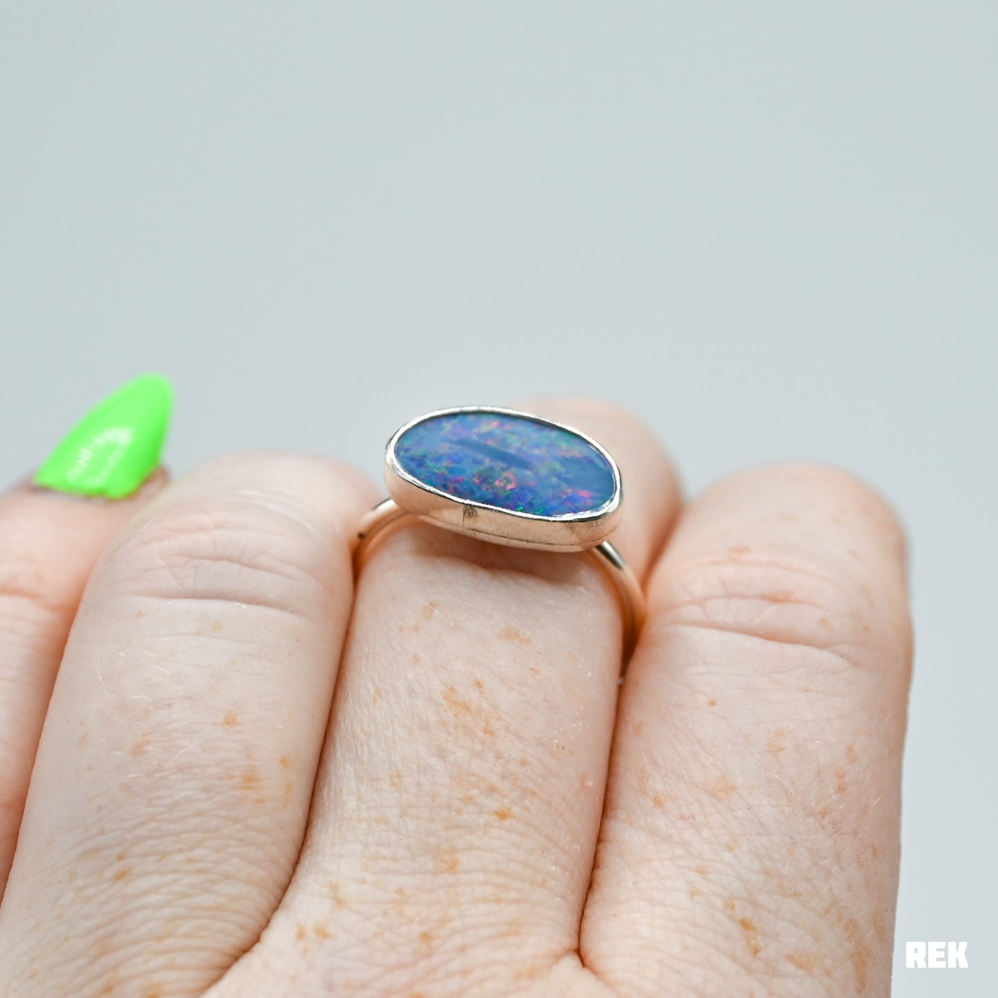 Horizontal Australian opal size 7