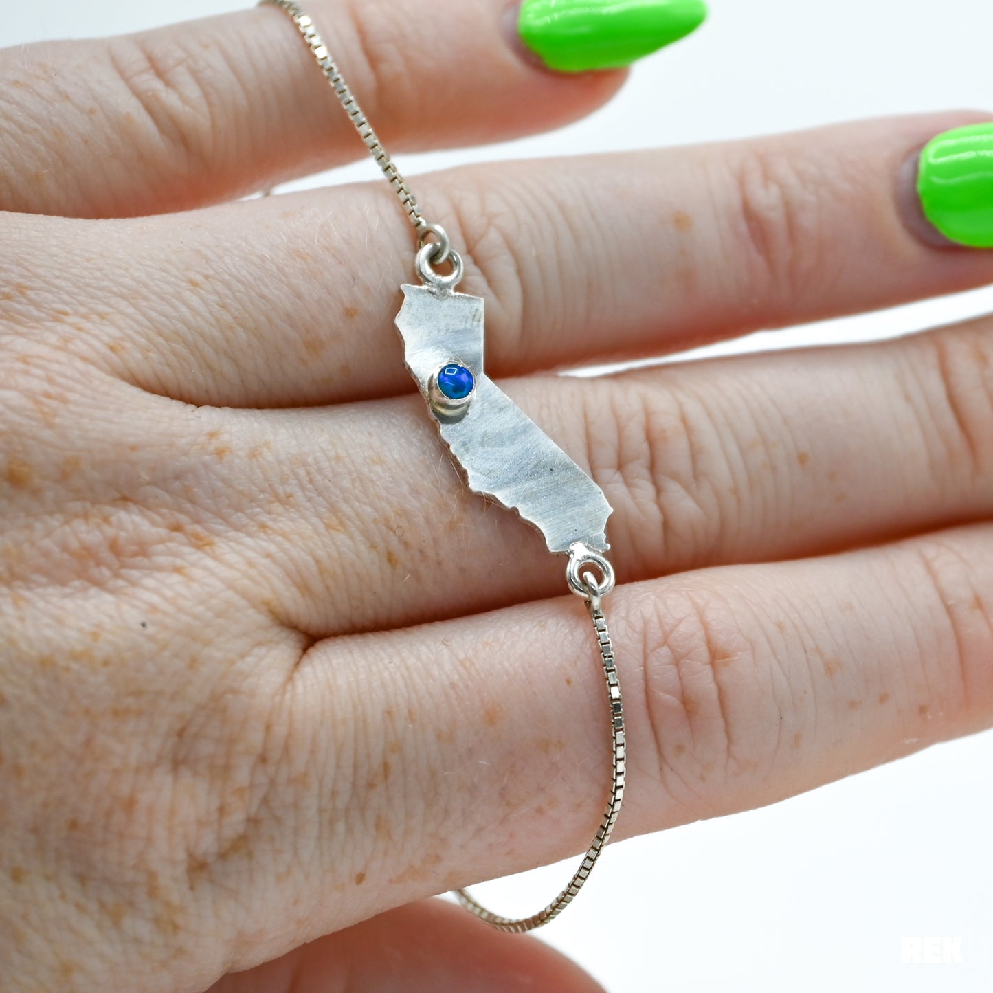 California adjustable bracelet with 3mm opal