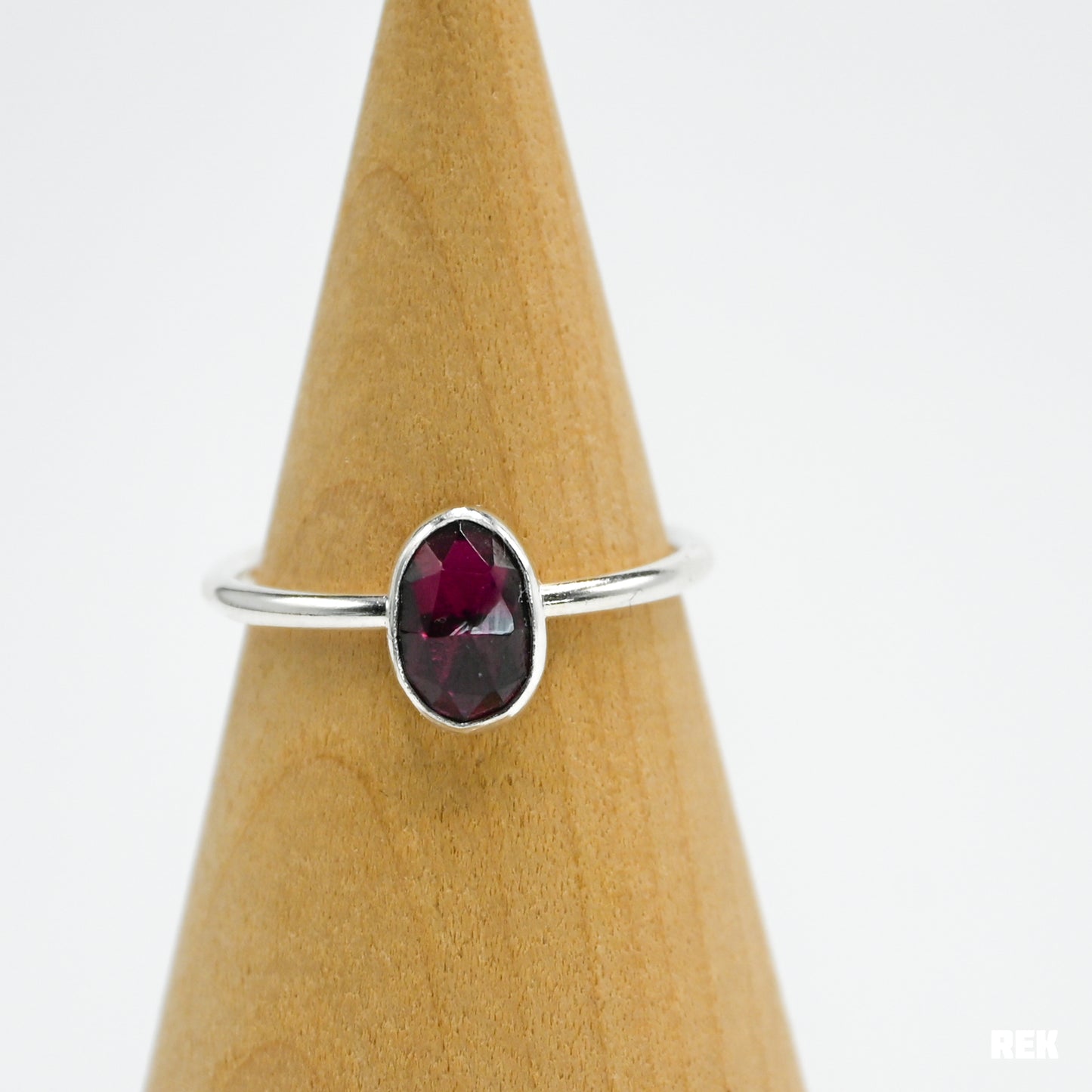 Rose cut garnet size 8