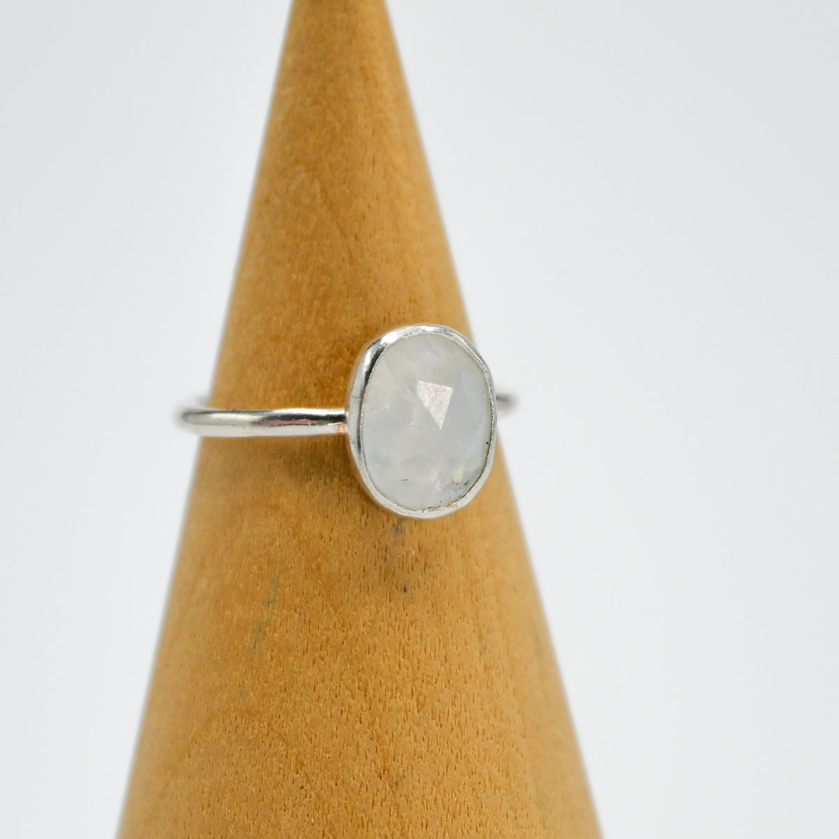Rose cut moonstone size 5.25