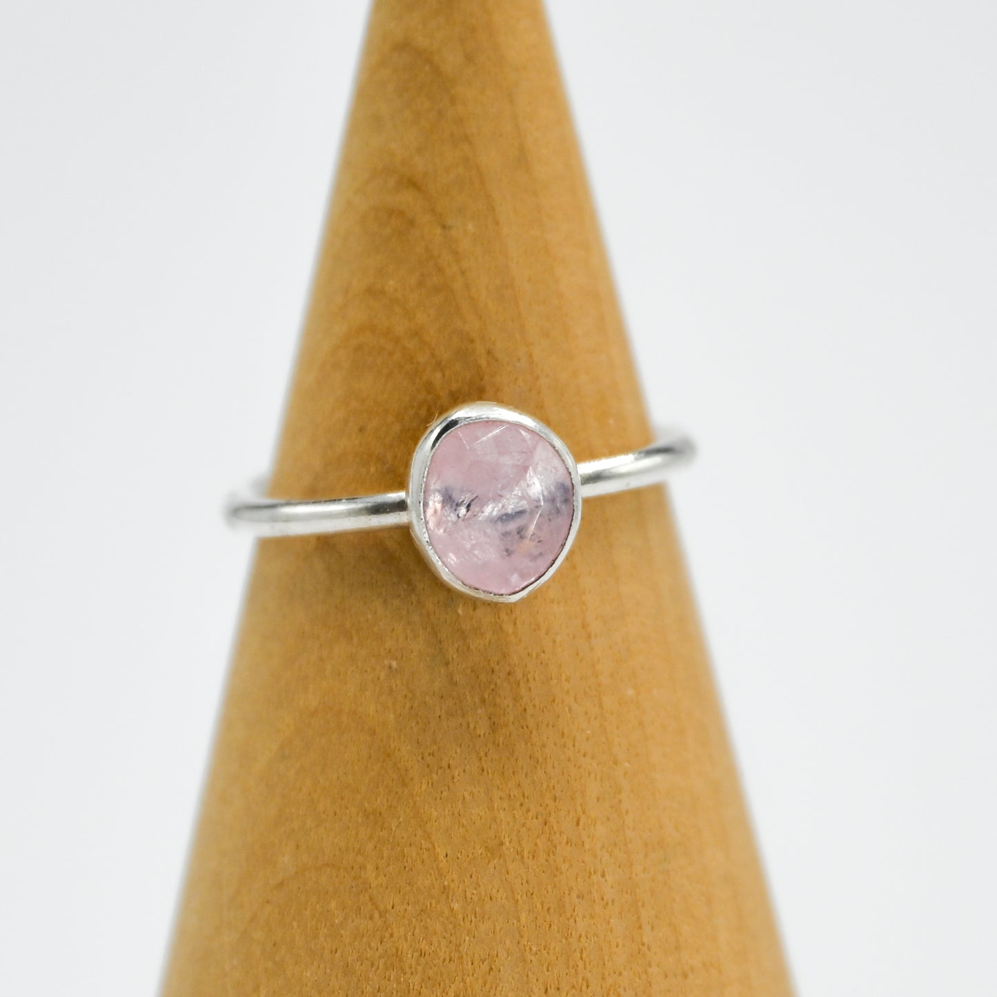 Rose cut morganite size 6