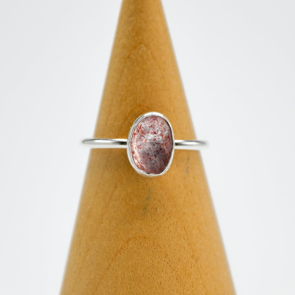 Rose cut strawberry quartz size 6.5