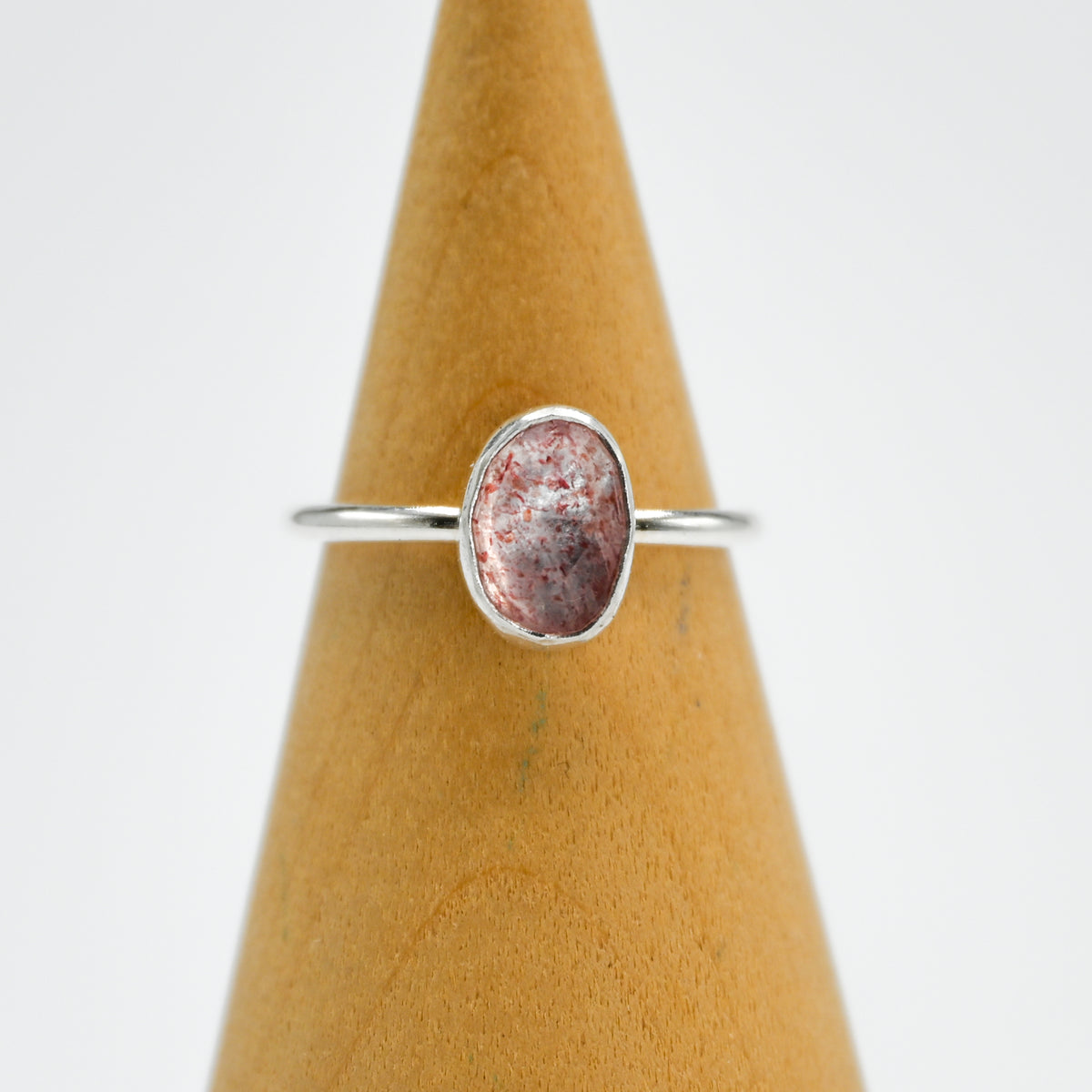Rose cut strawberry quartz size 6.5