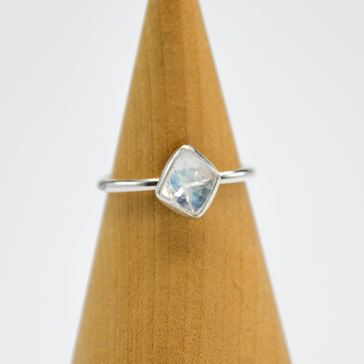 Rose cut moonstone size 6.75