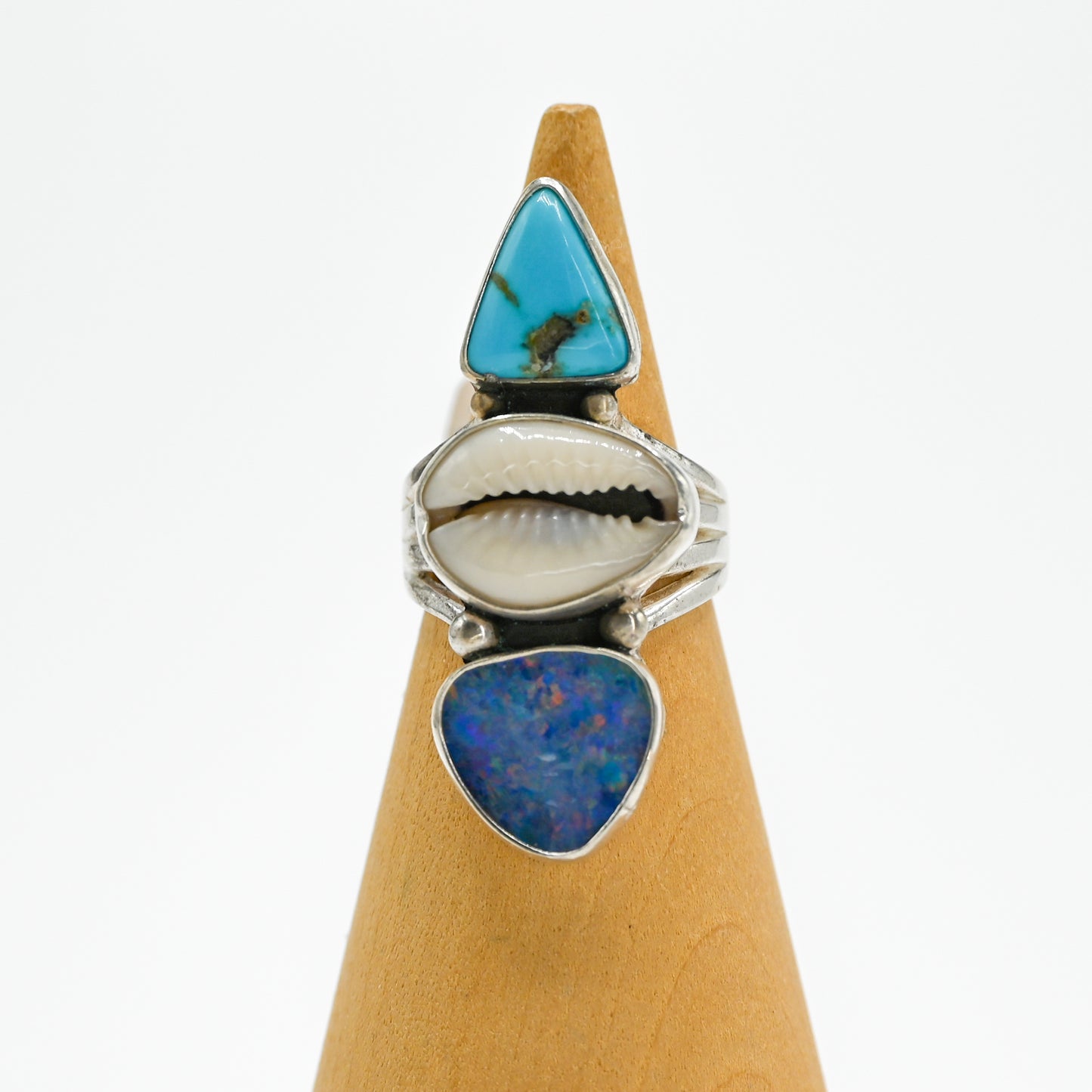 Triple cowrie, Australian opal and kingman turquoise size 7