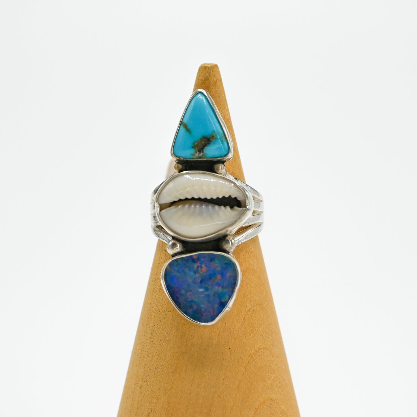 Triple cowrie, Australian opal and kingman turquoise size 7