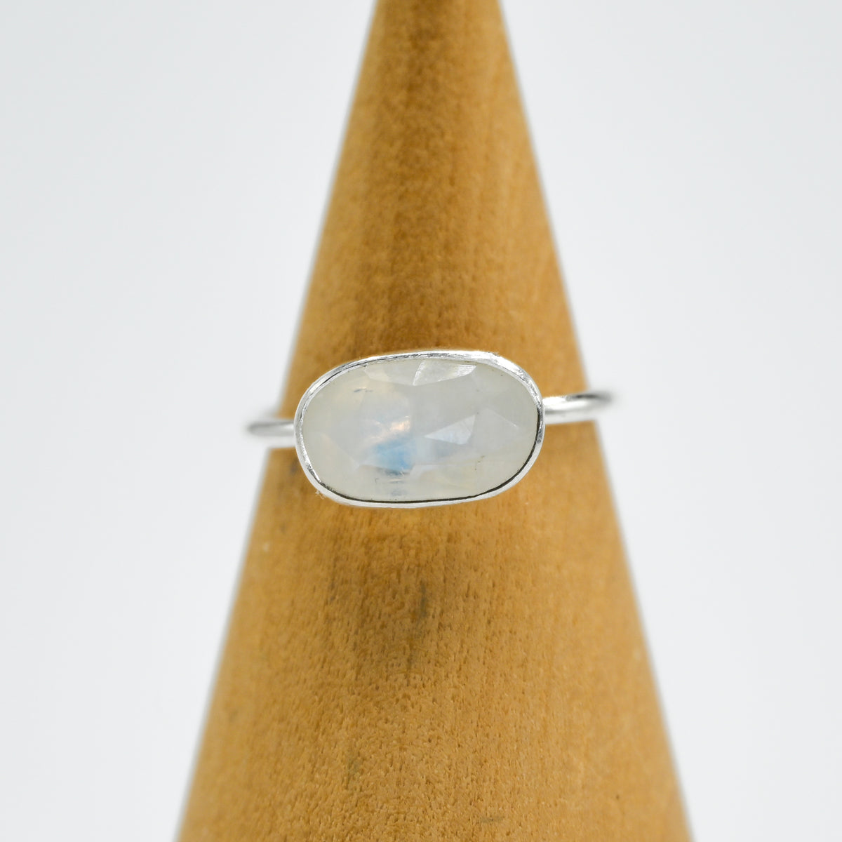 Rose cut horizontal moonstone size 7