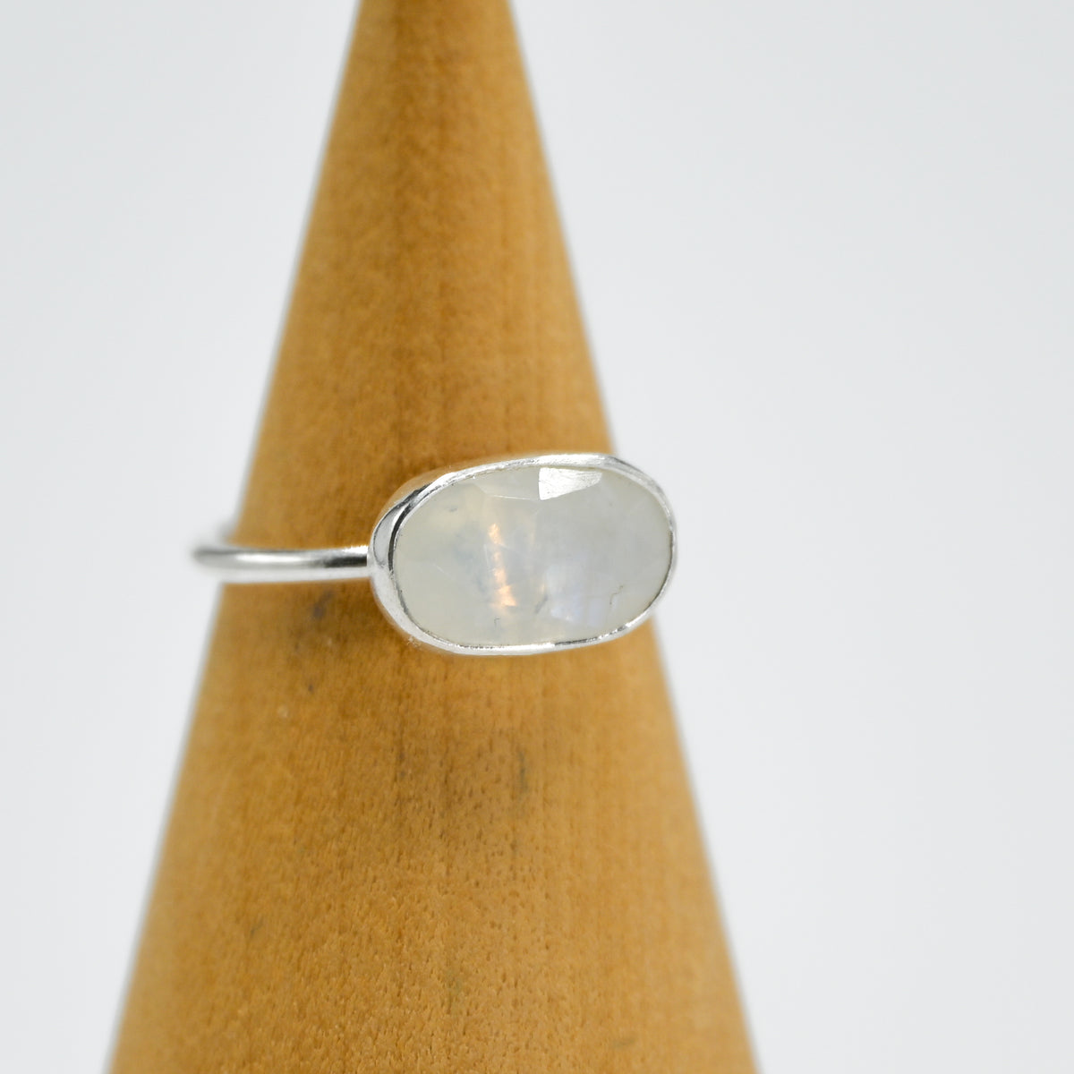 Rose cut horizontal moonstone size 7
