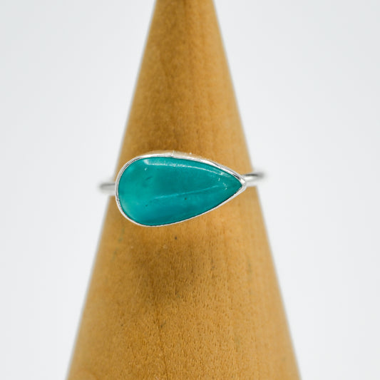 Horizontal pear amazonite size 7