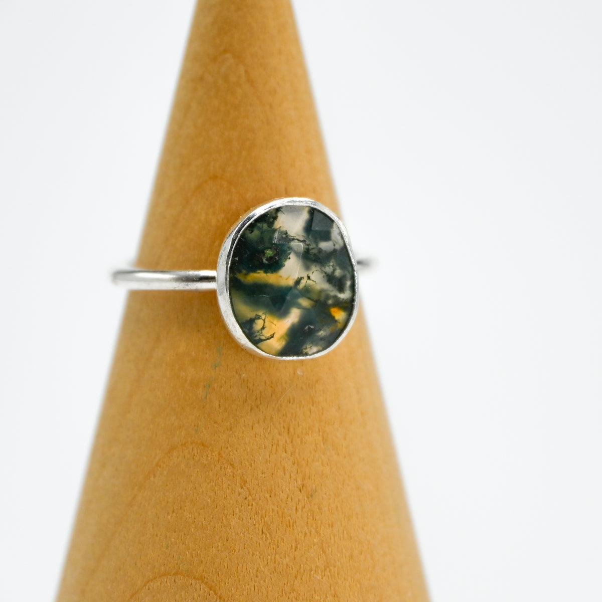 Rose cut moss agate size 7