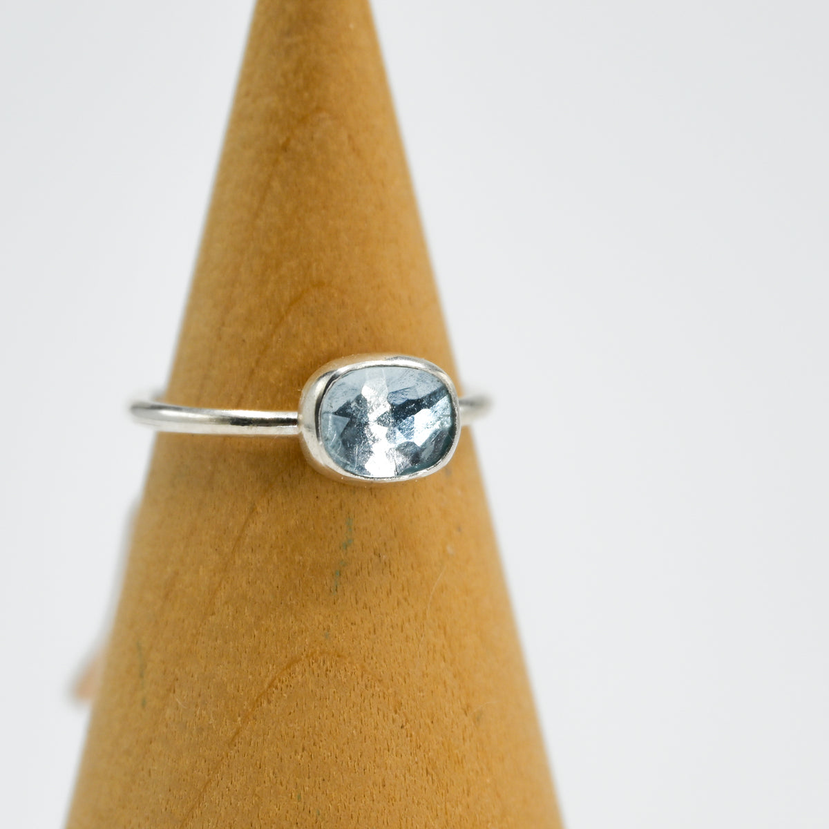 Horizontal rose cut aquamarine size 7