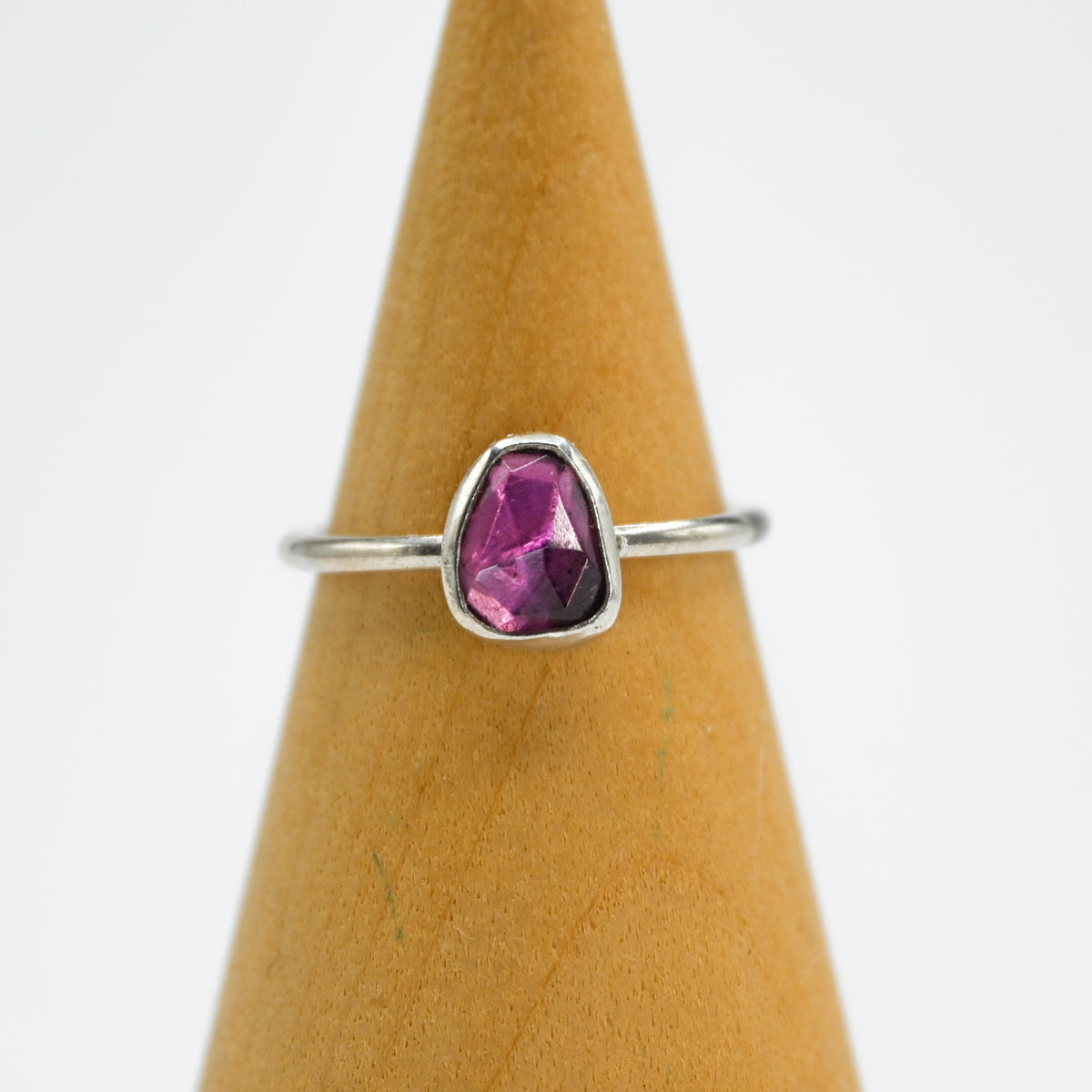Rose cut garnet size 7