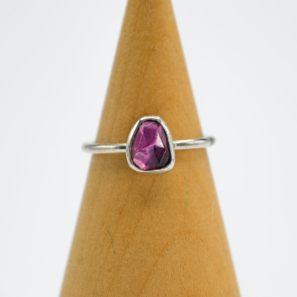 Rose cut garnet size 7