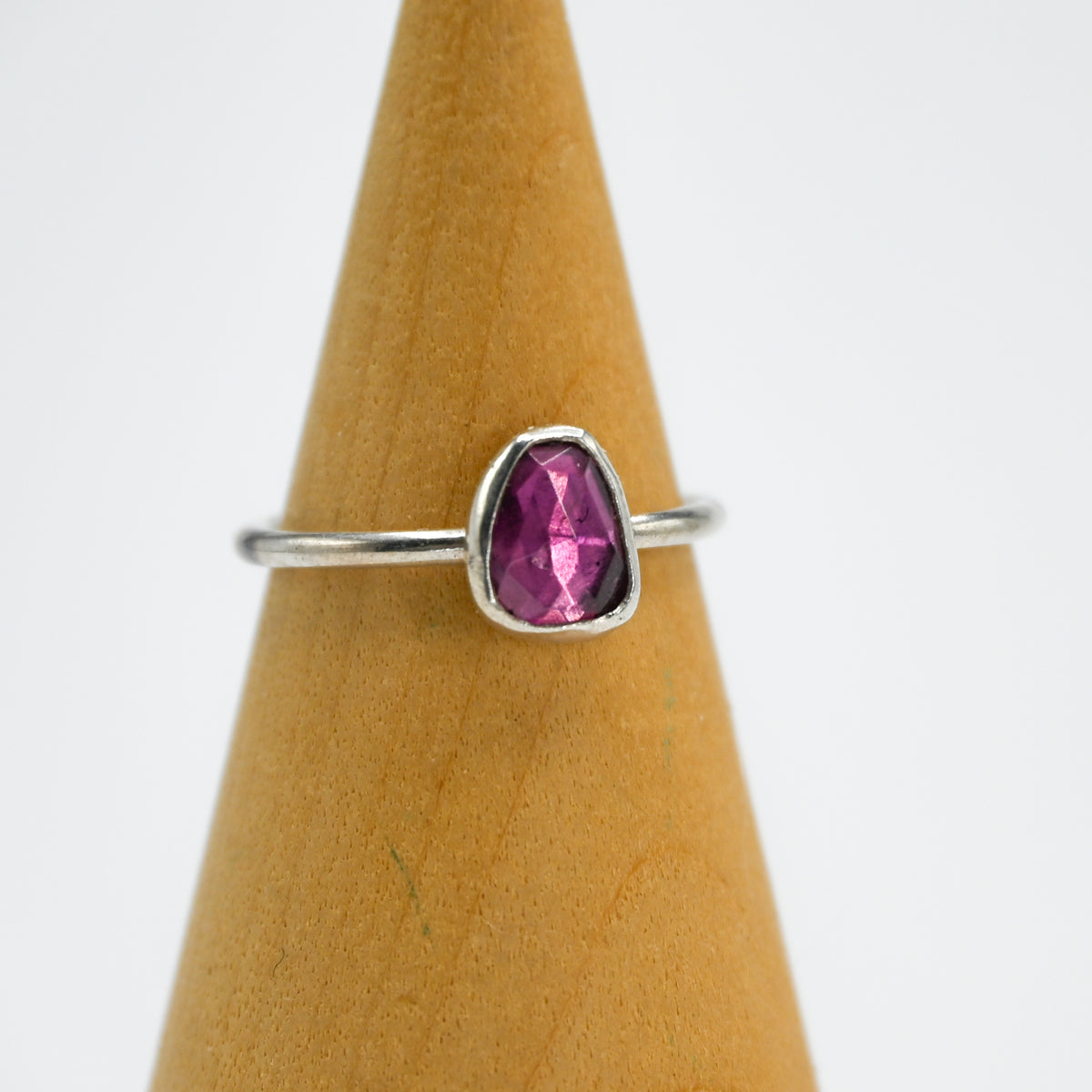 Rose cut garnet size 7