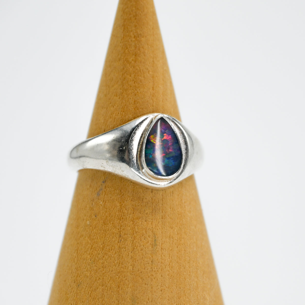 Signet Australian opal size 7