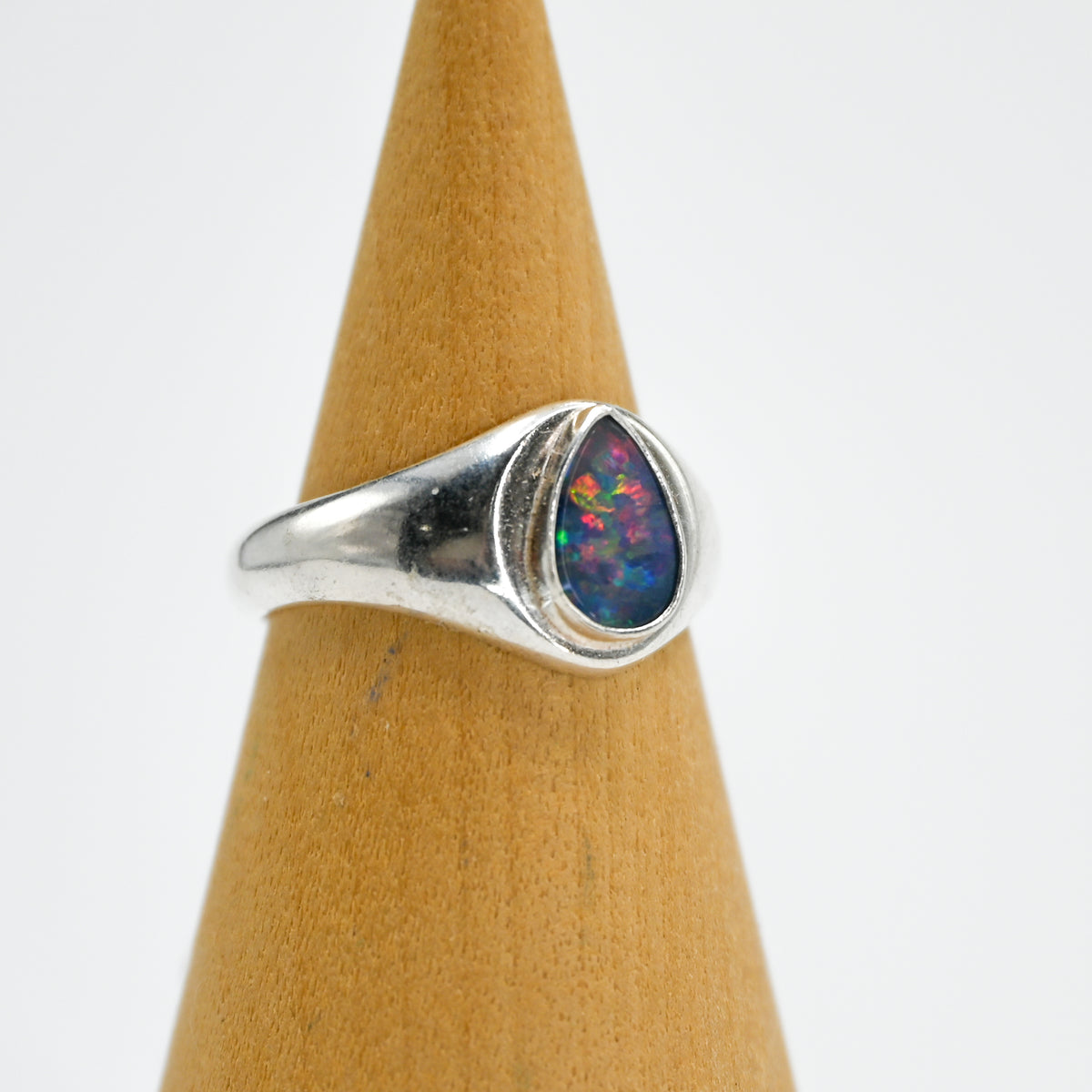Signet Australian opal size 7
