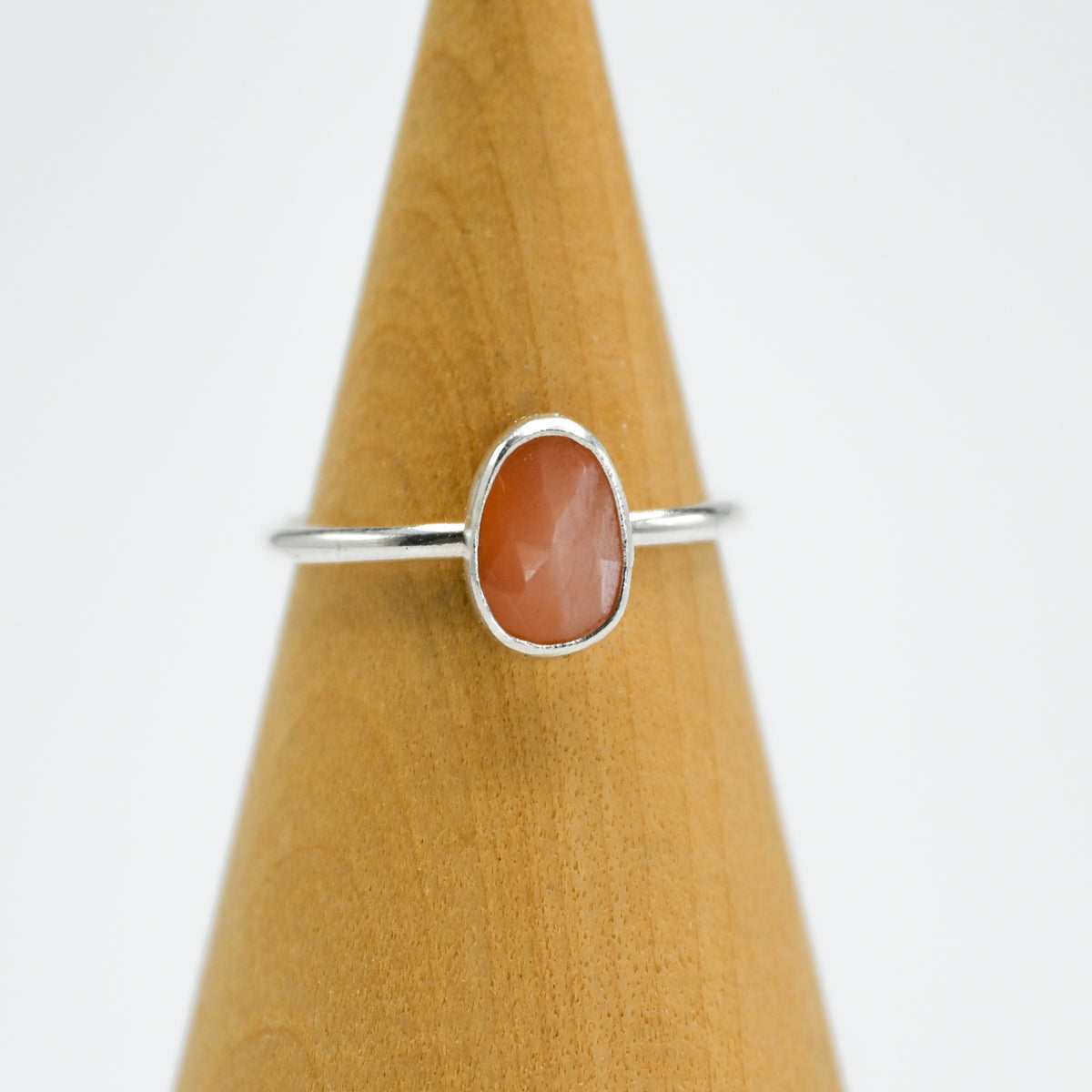 Rose cut peach moonstone size 7