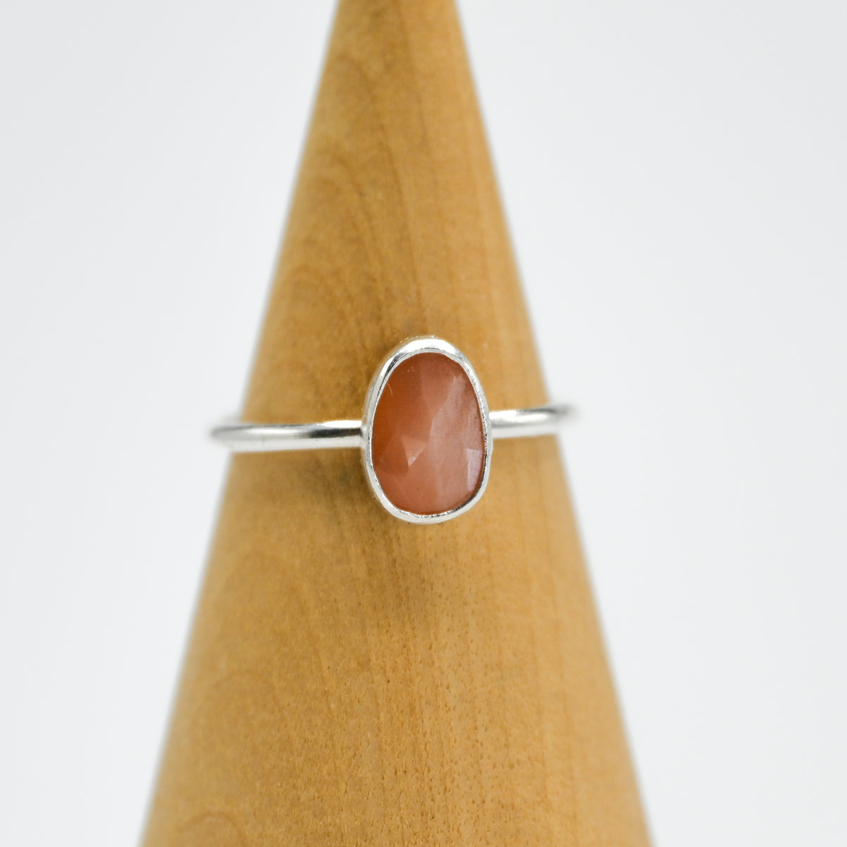 Rose cut peach moonstone size 7
