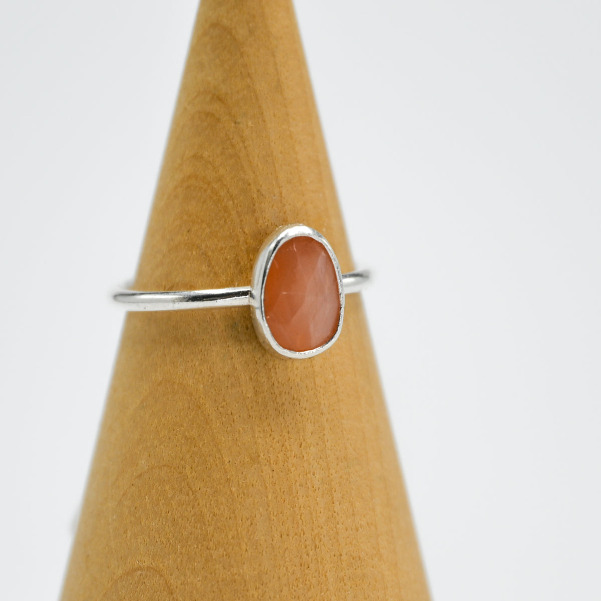 Rose cut peach moonstone size 7