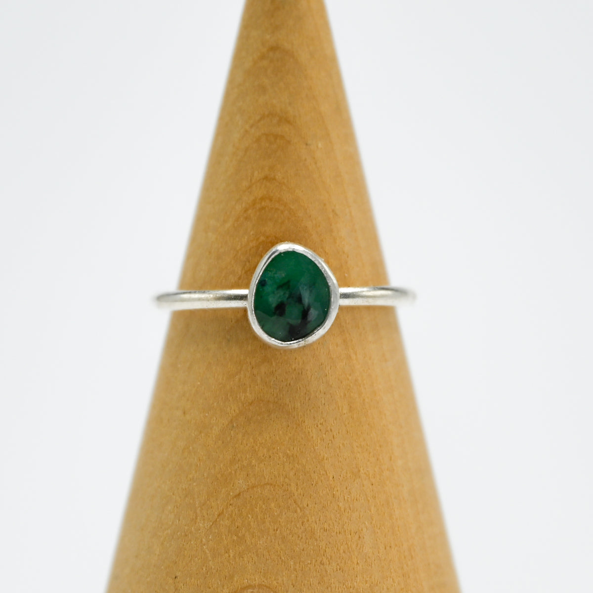 Rose cut emerald size 7