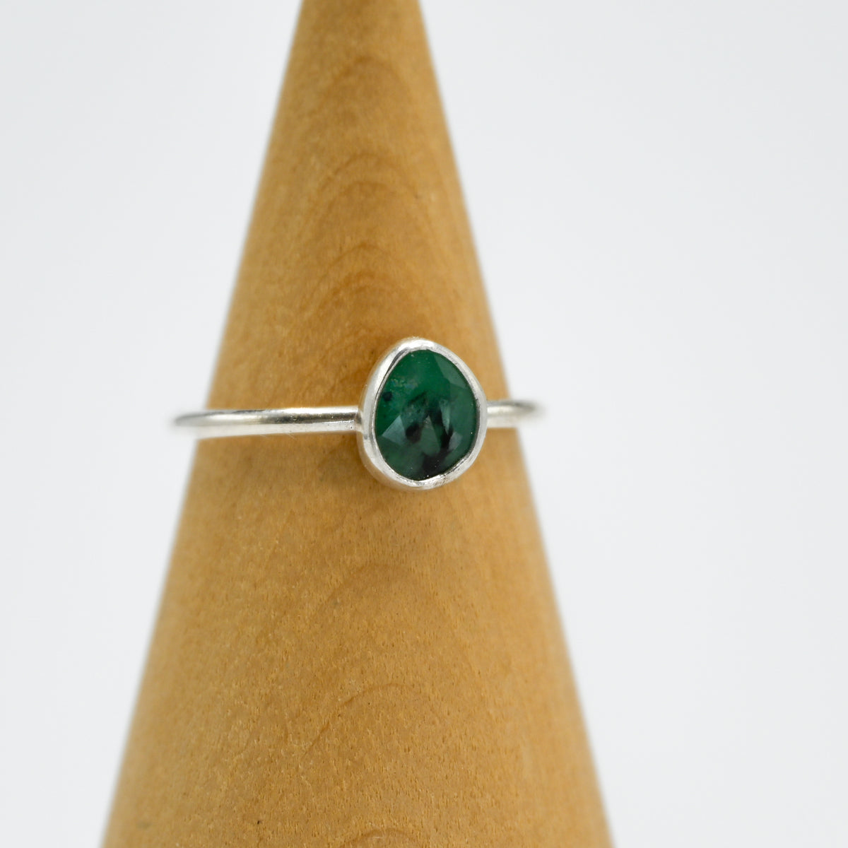 Rose cut emerald size 7