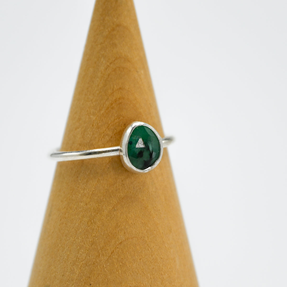 Rose cut emerald size 7