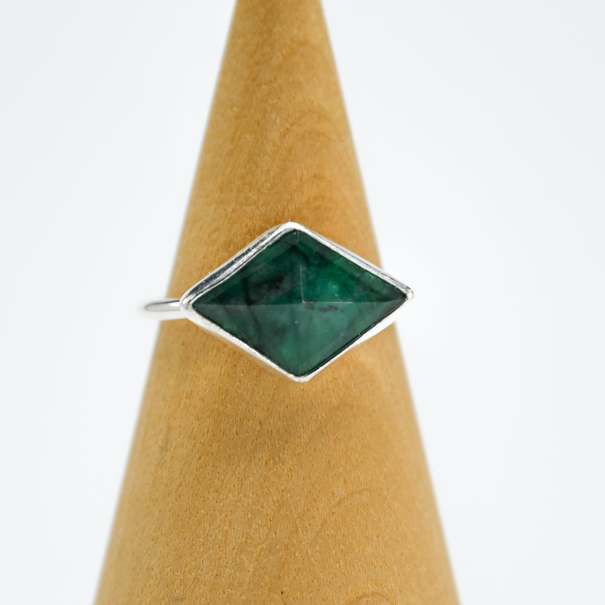 Horizontal rose cut emerald size 7