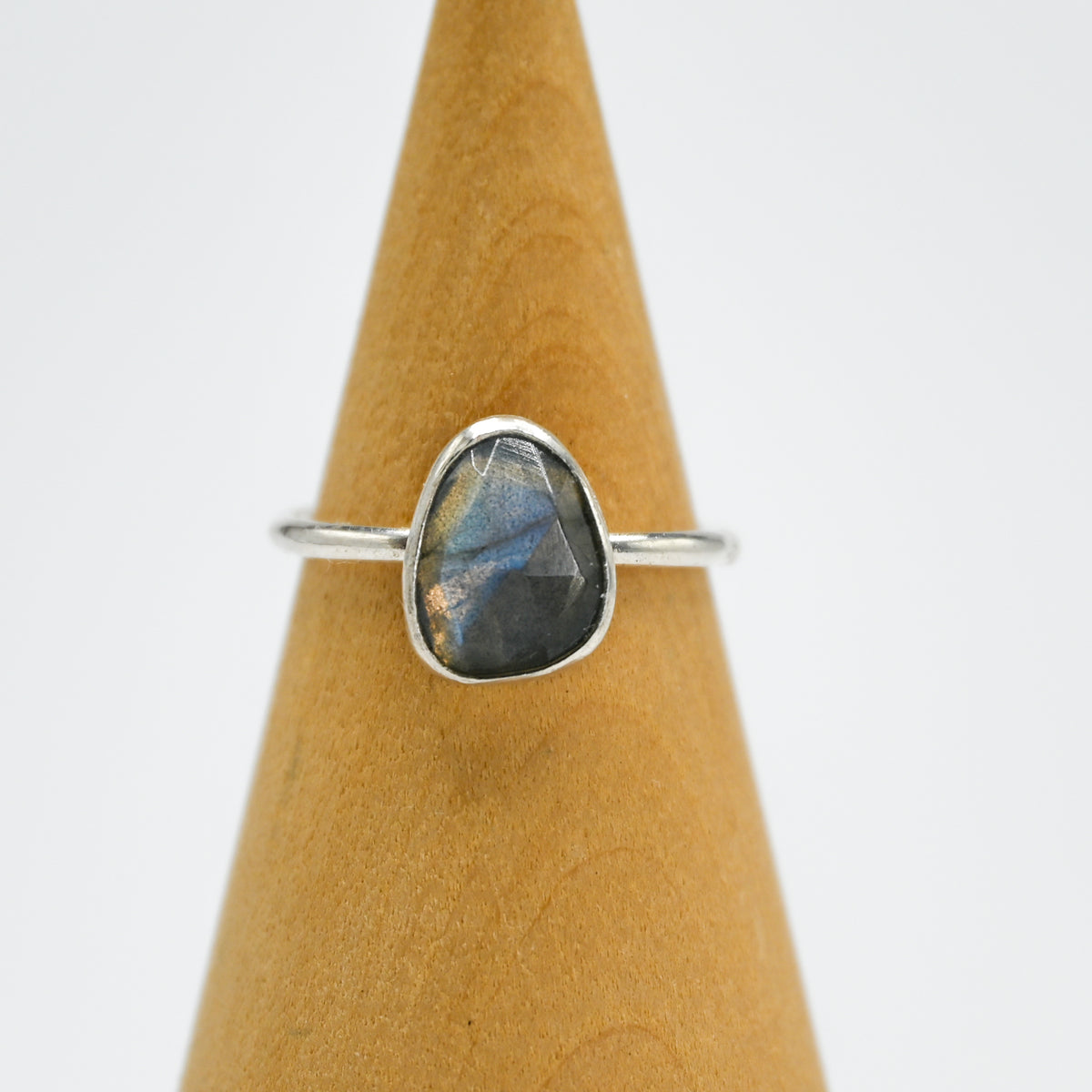 Rose cut labradorite size 7.25
