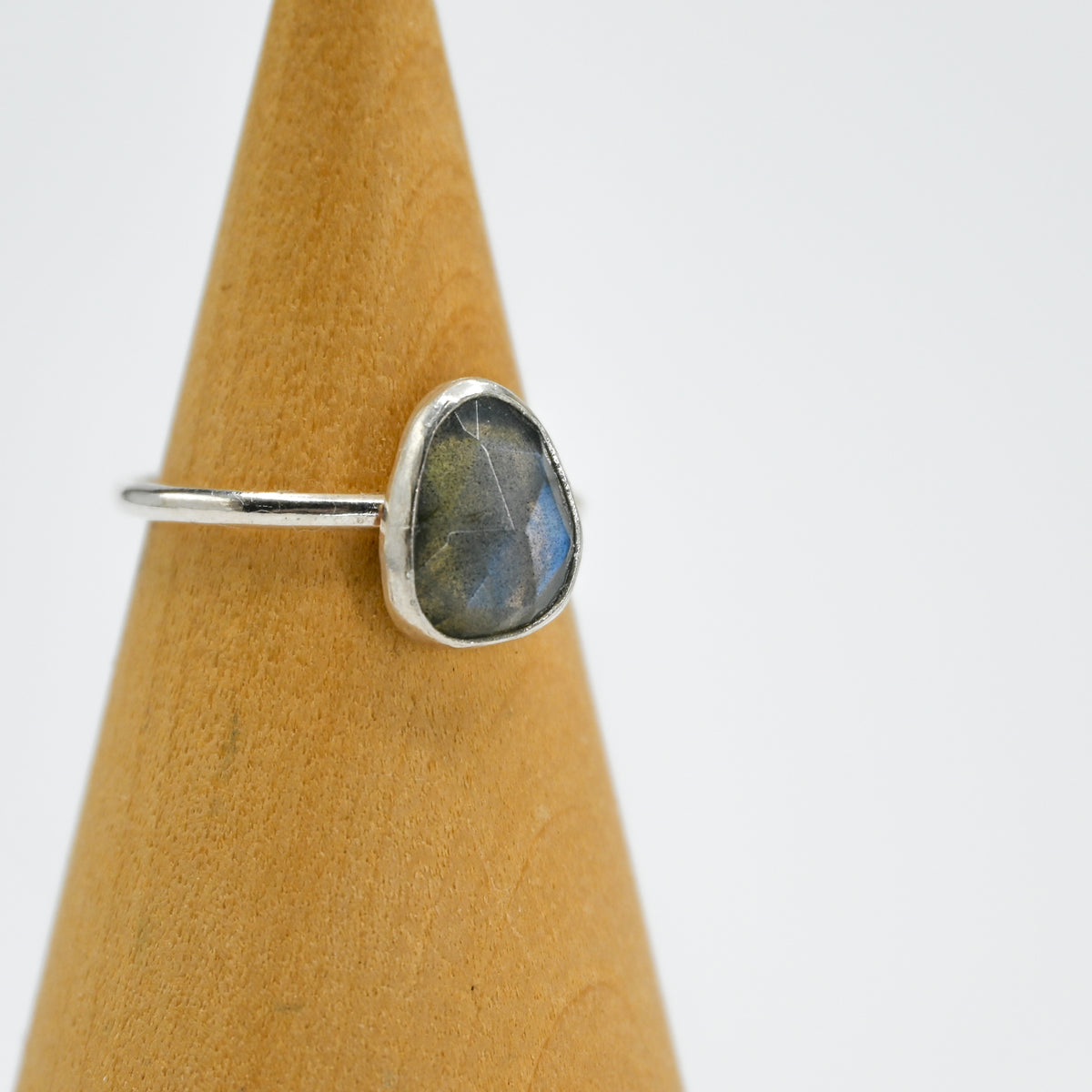 Rose cut labradorite size 7.25