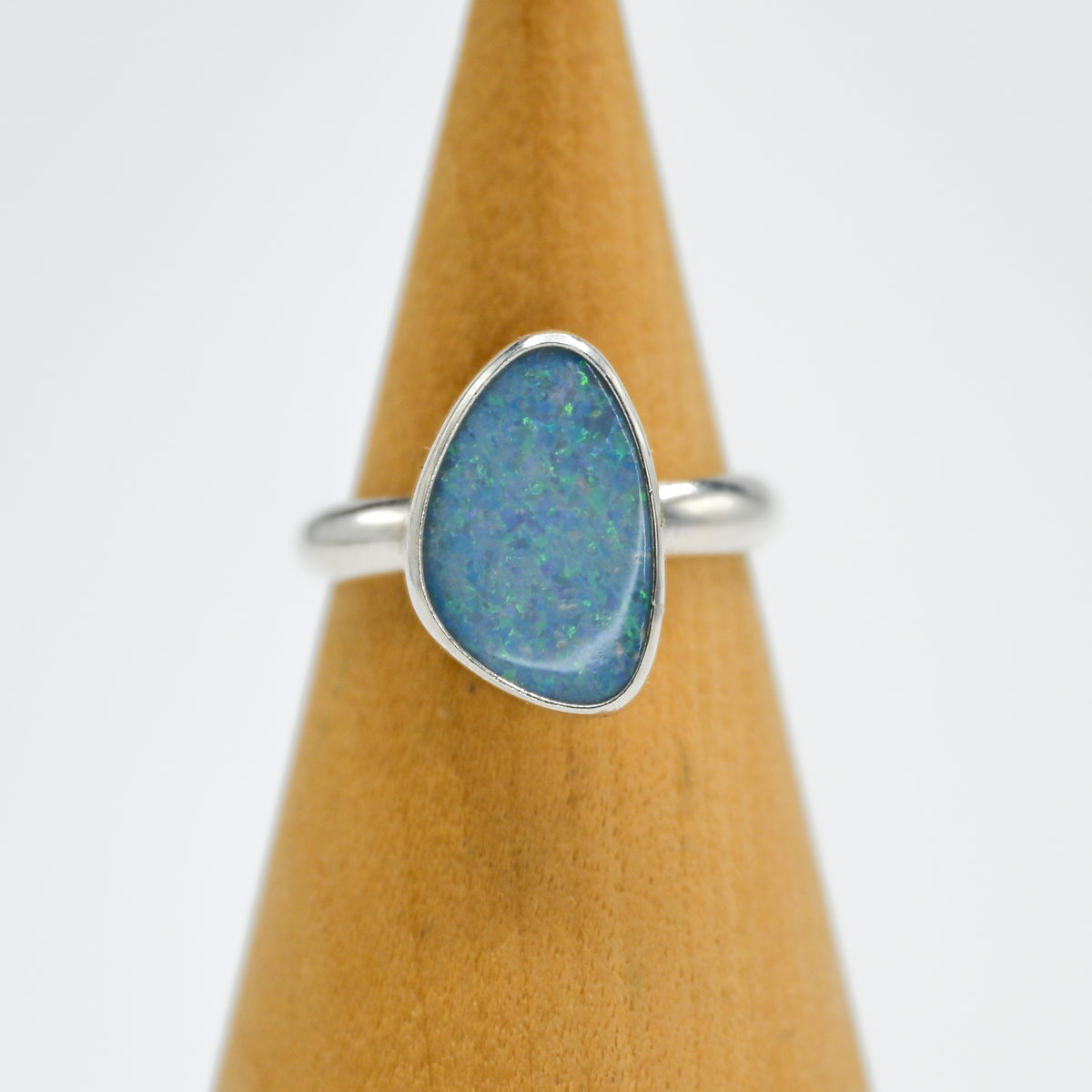 Australian opal size 7.25