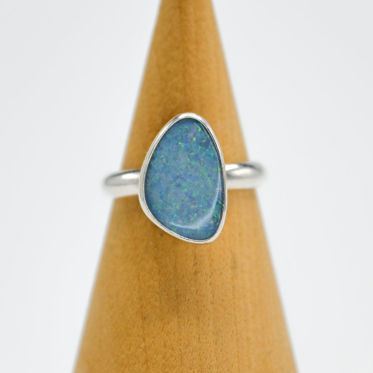 Australian opal size 7.25