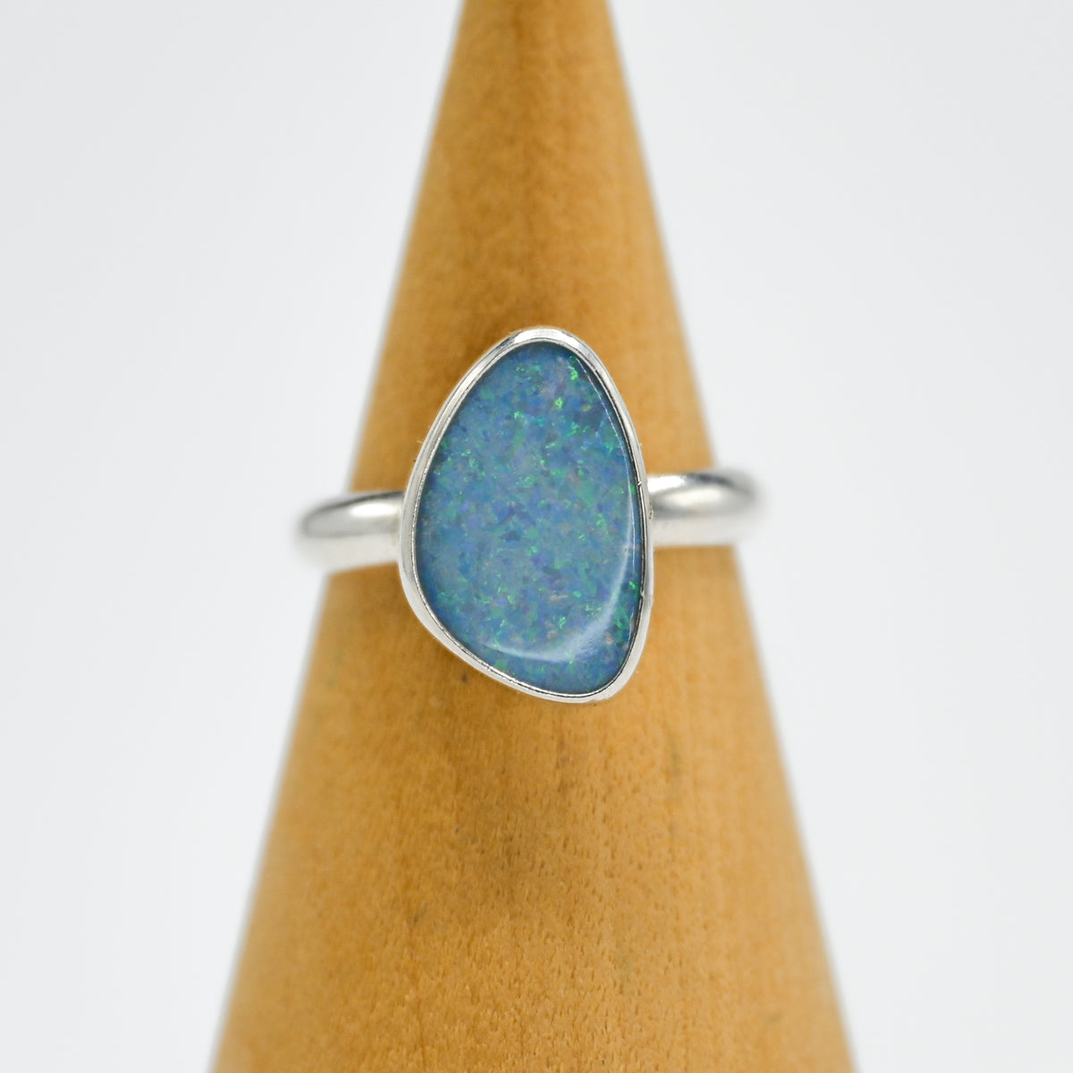 Australian opal size 7.25