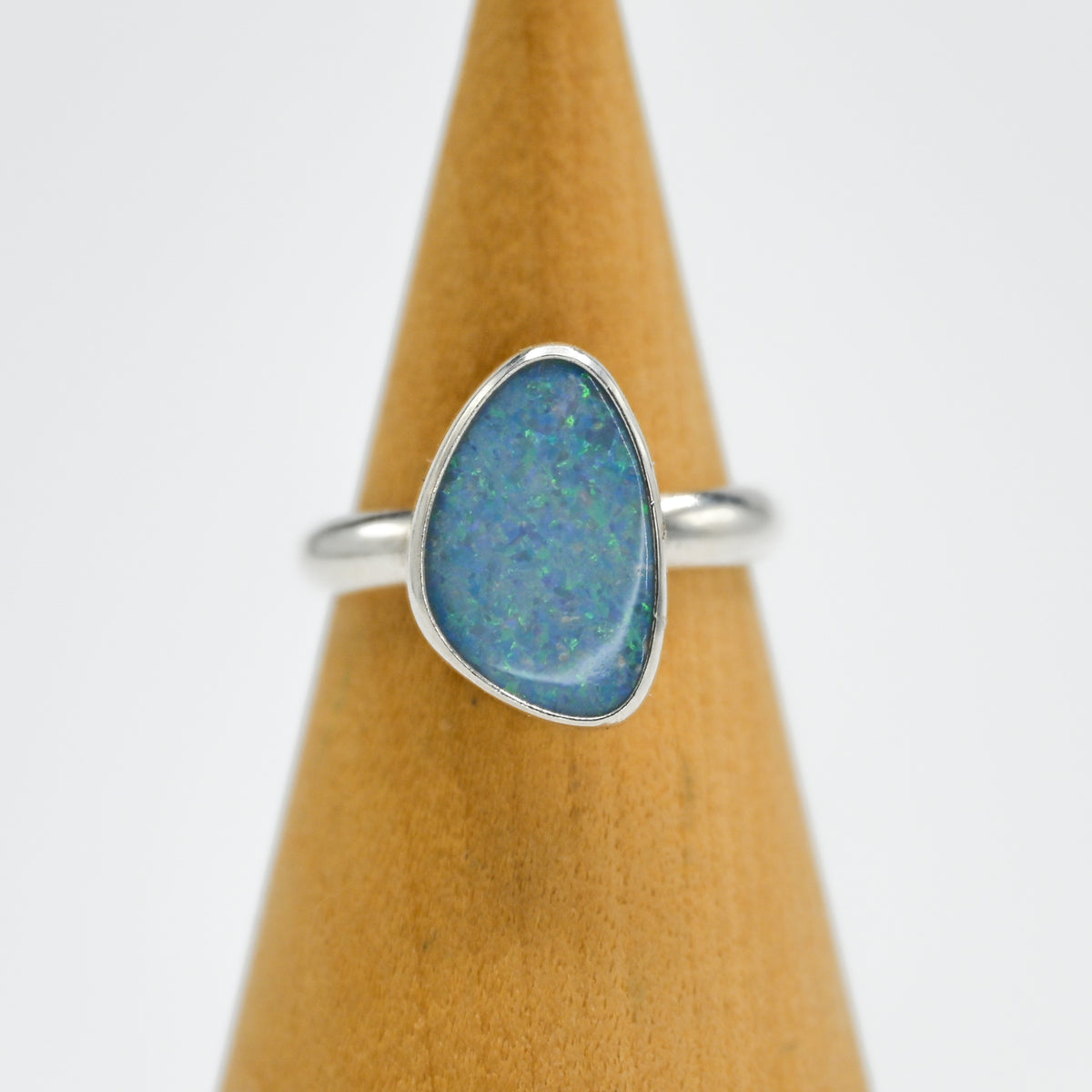 Australian opal size 7.25