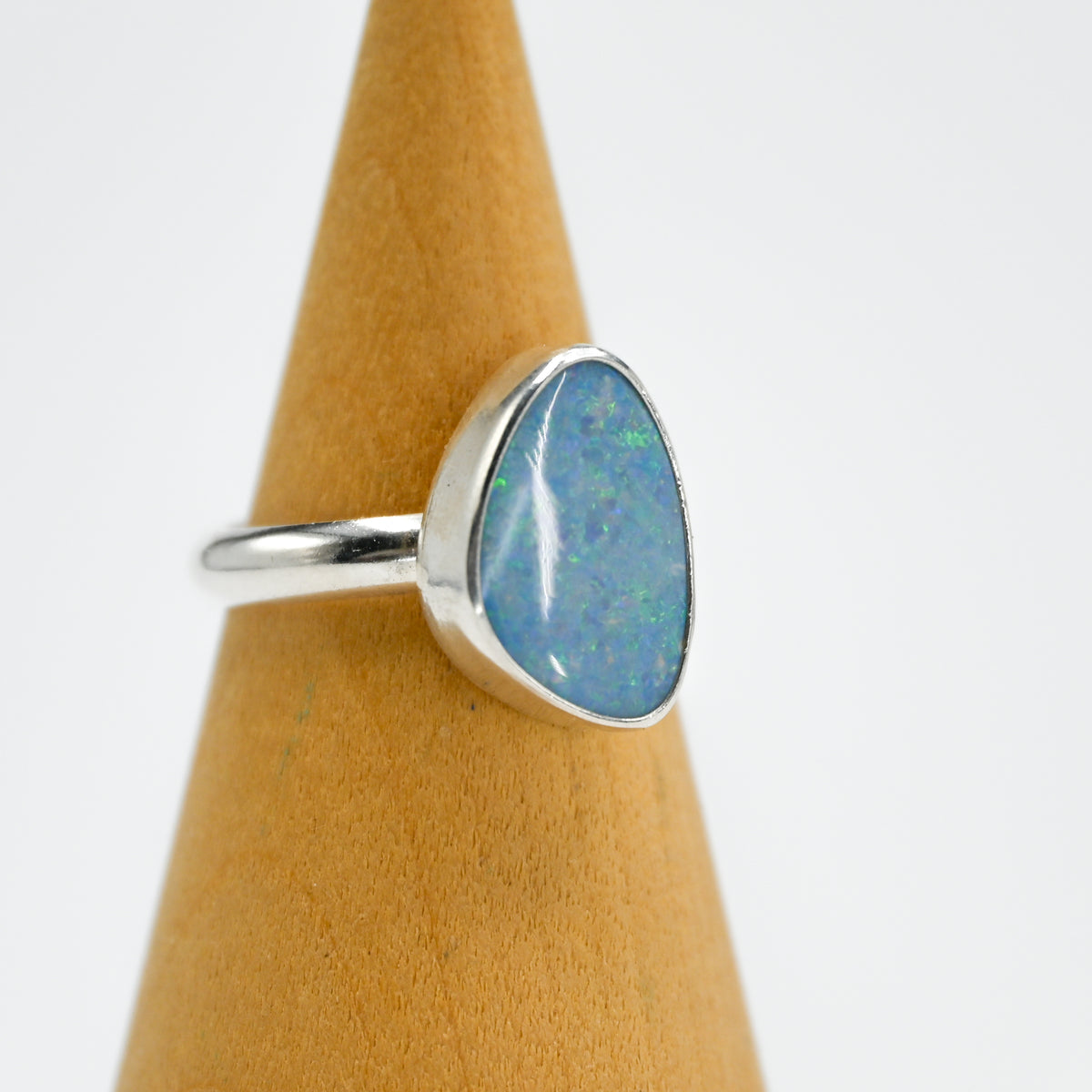 Australian opal size 7.25
