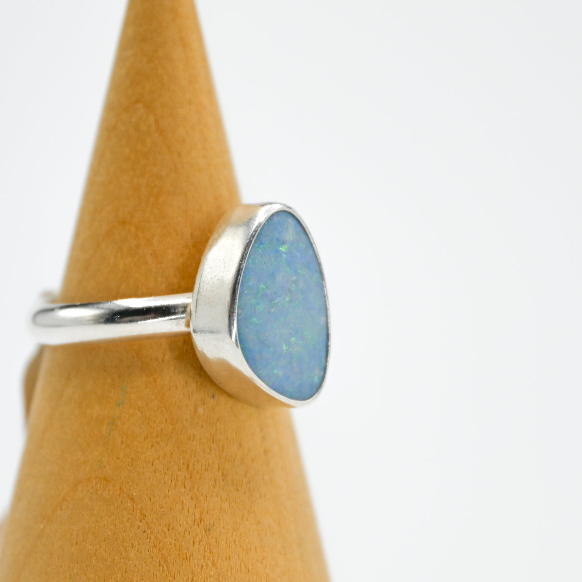 Australian opal size 7.25