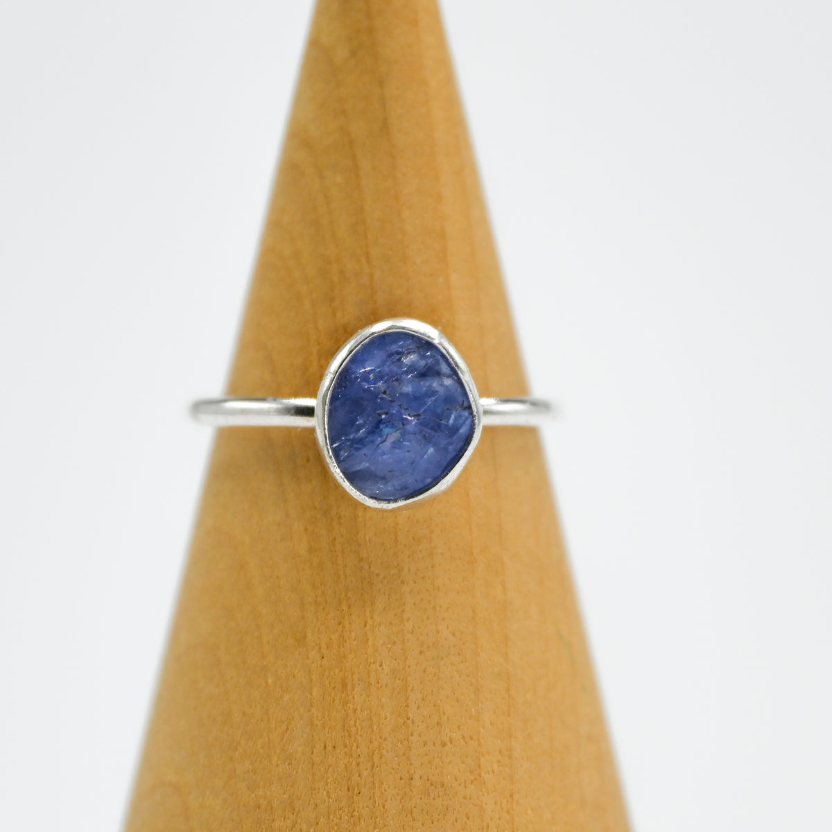 Rose cut tanzanite size 7.5