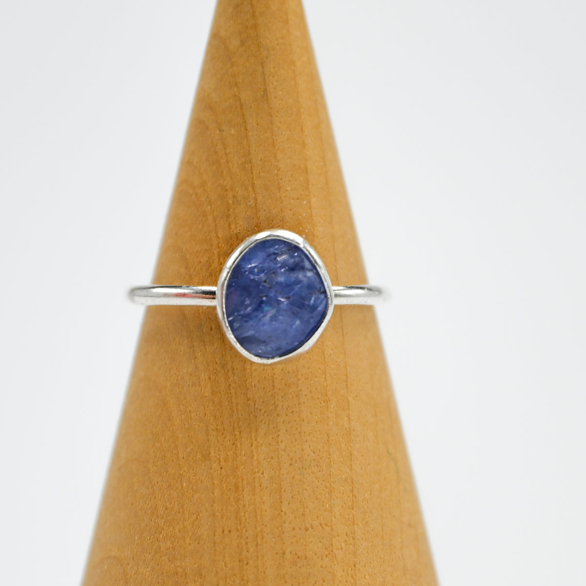 Rose cut tanzanite size 7.5