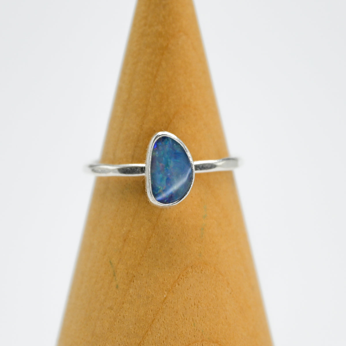 Australian opal size 7.5