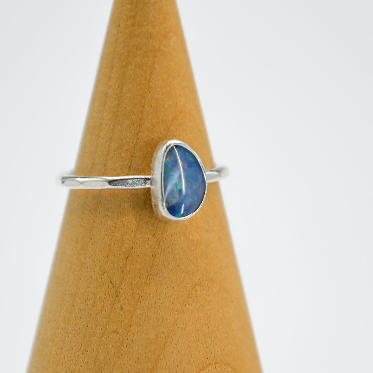 Australian opal size 7.5